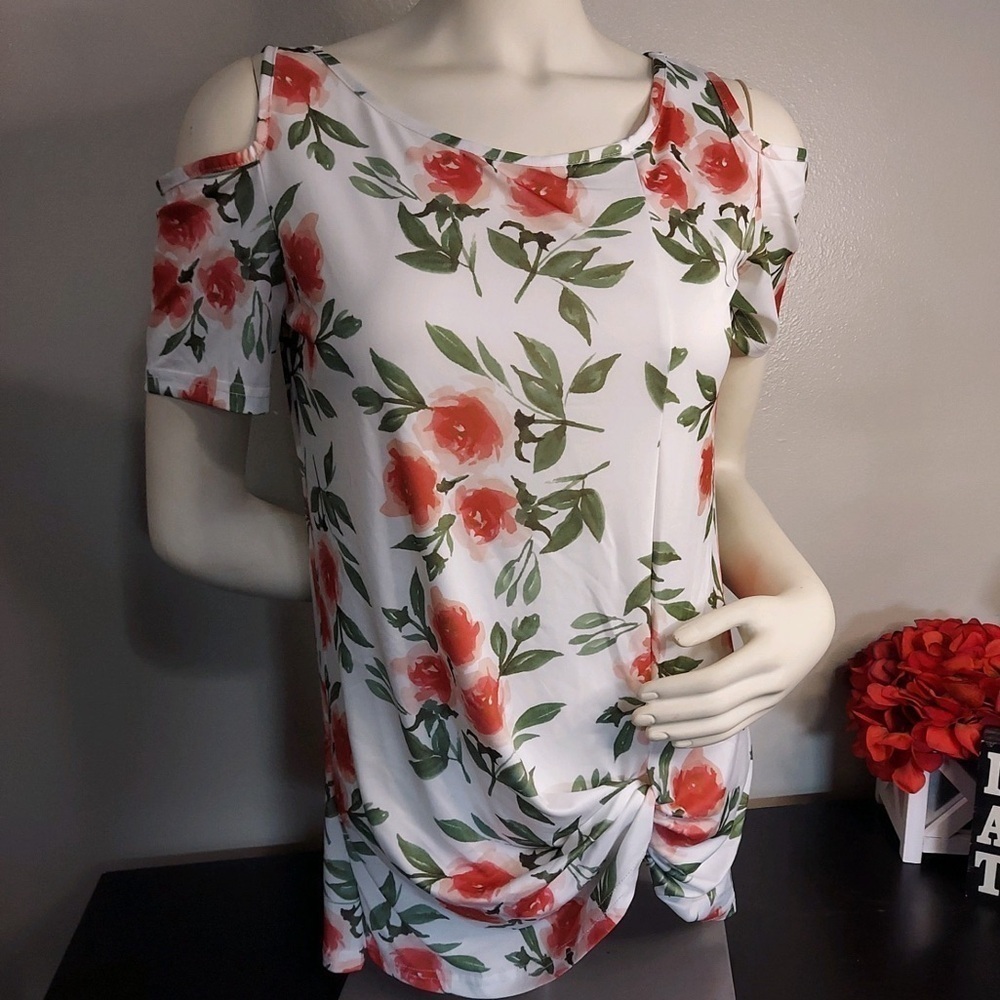 Bon Apple Tea Cold Shoulder Floral Top